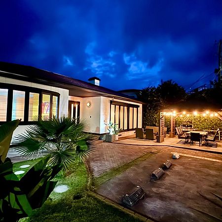 弓ヶ浜海水浴場徒歩1分! 一棟貸別荘! Yumigahama Beach House & Bbq! Minamiizu Exterior photo